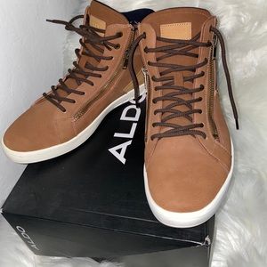 Pre-Loved Men’s tennis shoes in great condition